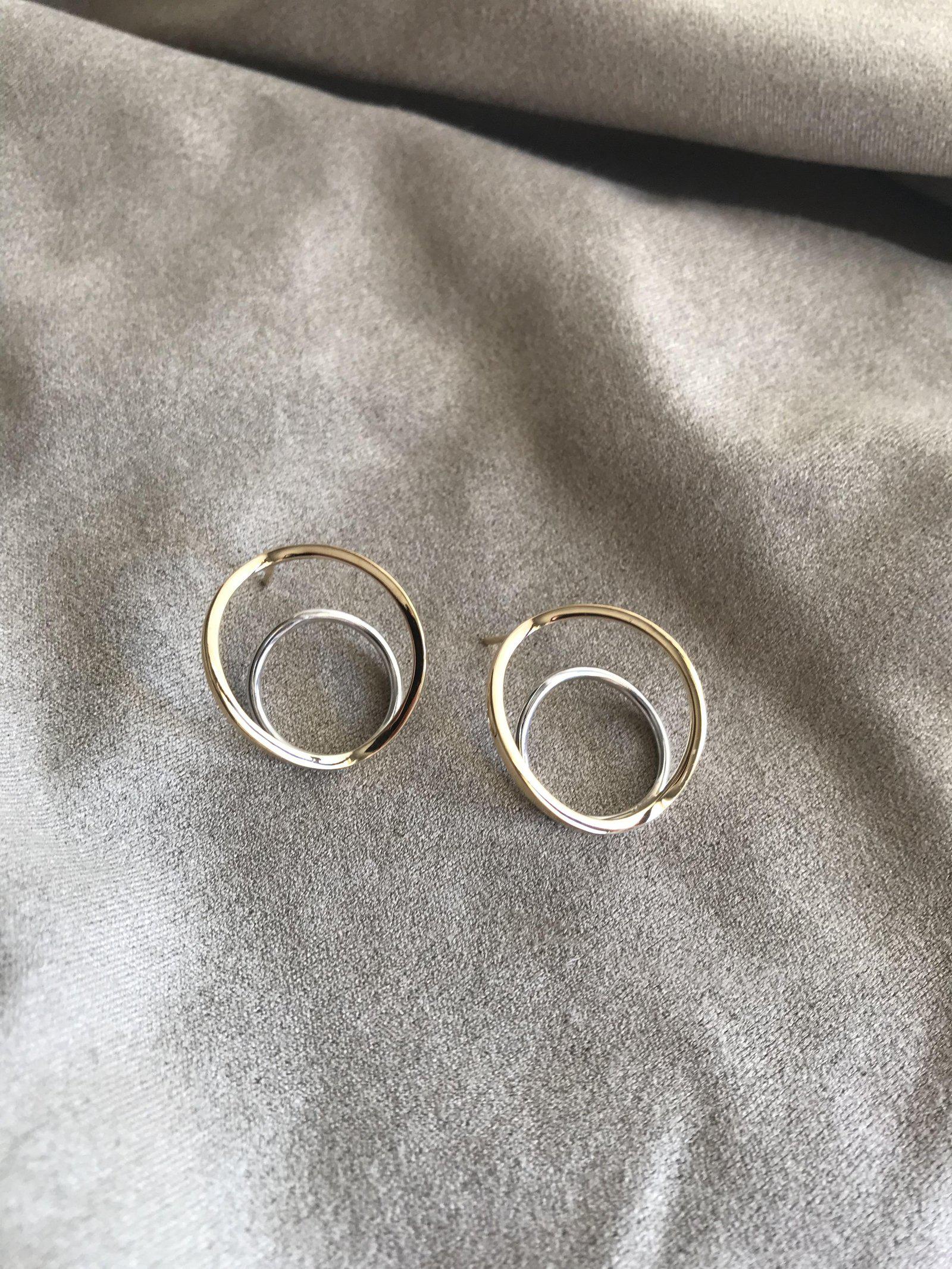 Bonvo Soley Twisted Hoop Earrings